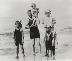 Kalloch family - at the beach - 1919