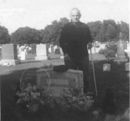 Sumner at grave - 1960